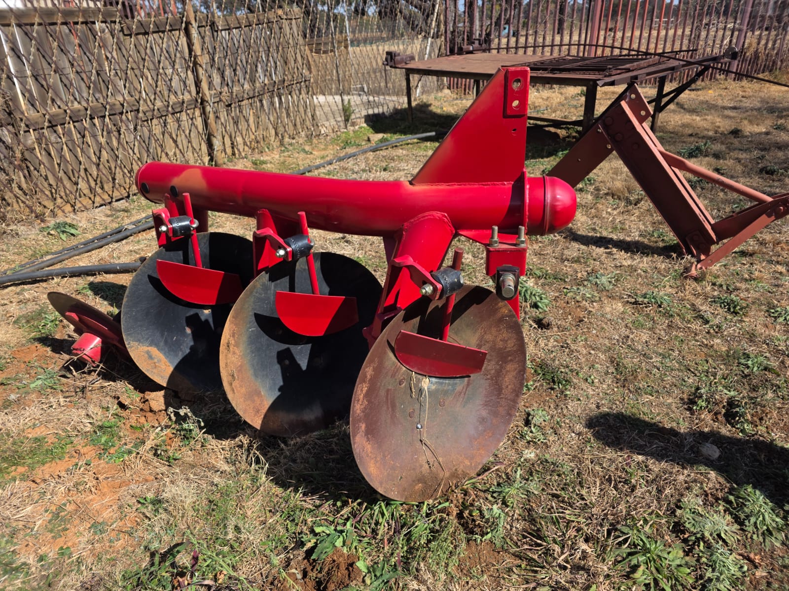 Heavy-duty 3-disc plough
