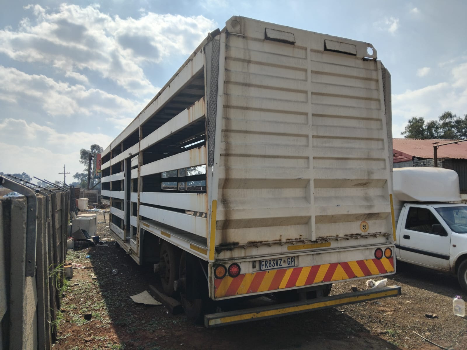 Henred Fruehauf Belly Trailer
