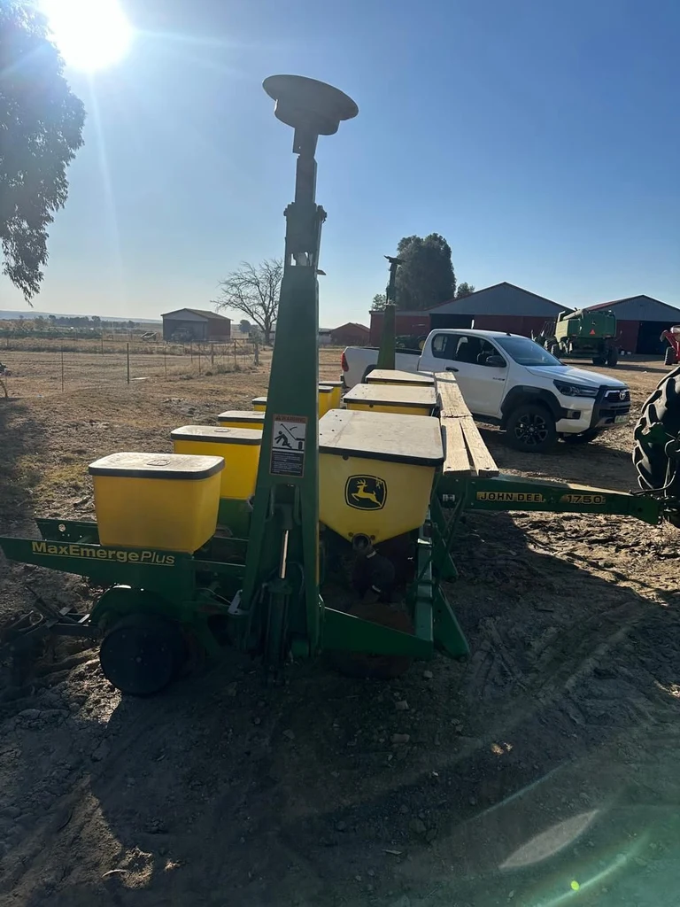 John Deere 1750 MaxEmerge Plus 6 Ry 0.91 Vinger Korrelkunsmis Planter