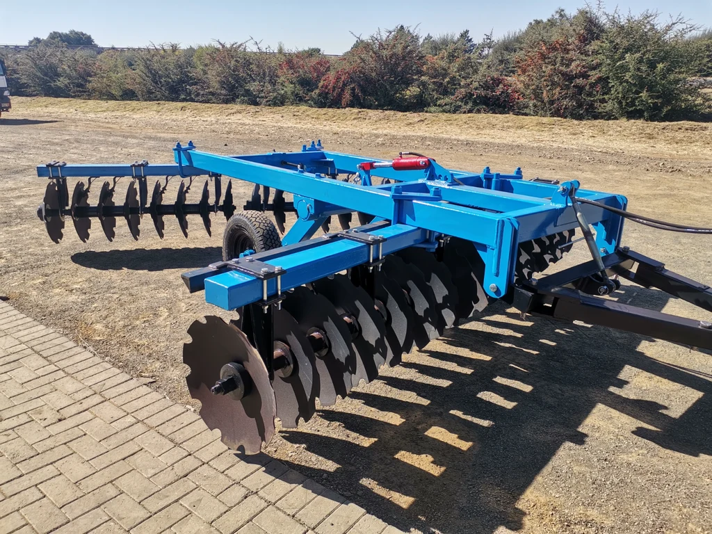 32 (16x16) Hydraulic Disc Harrow