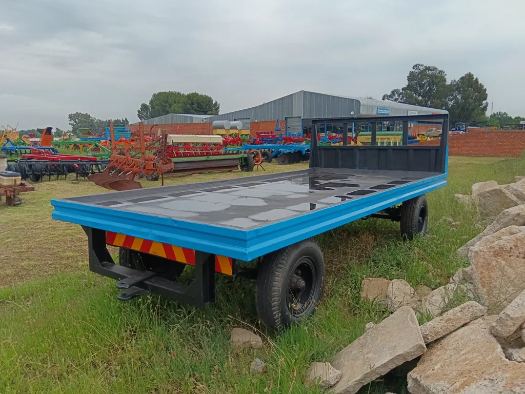 Flat Deck Farm Trailer (R55,000 exc VAT)